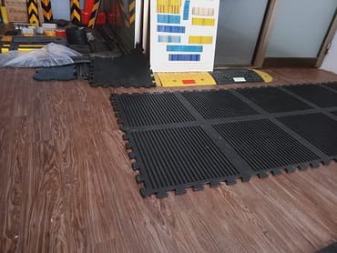 Rubber Flooring Tiles 1