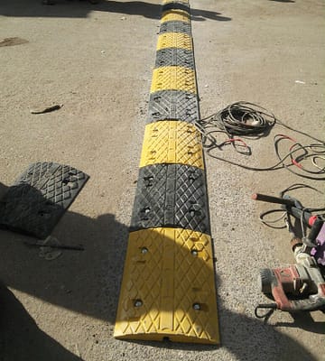 Installation Of Speed Hump At Clifton Karachi (4)
